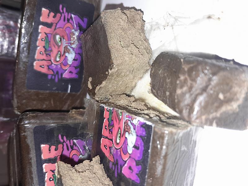 Caviat Kings static lemon haze hash