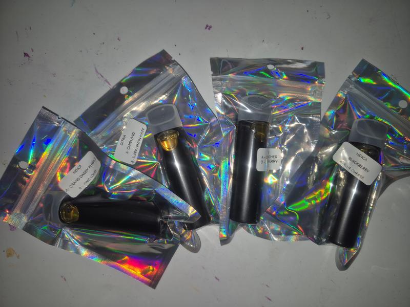 D9 vape pens  dual 0.5g tanks