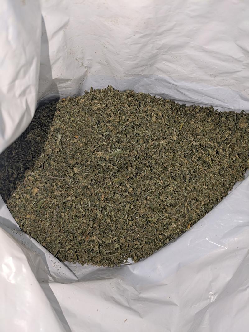 Skunk dust/trim