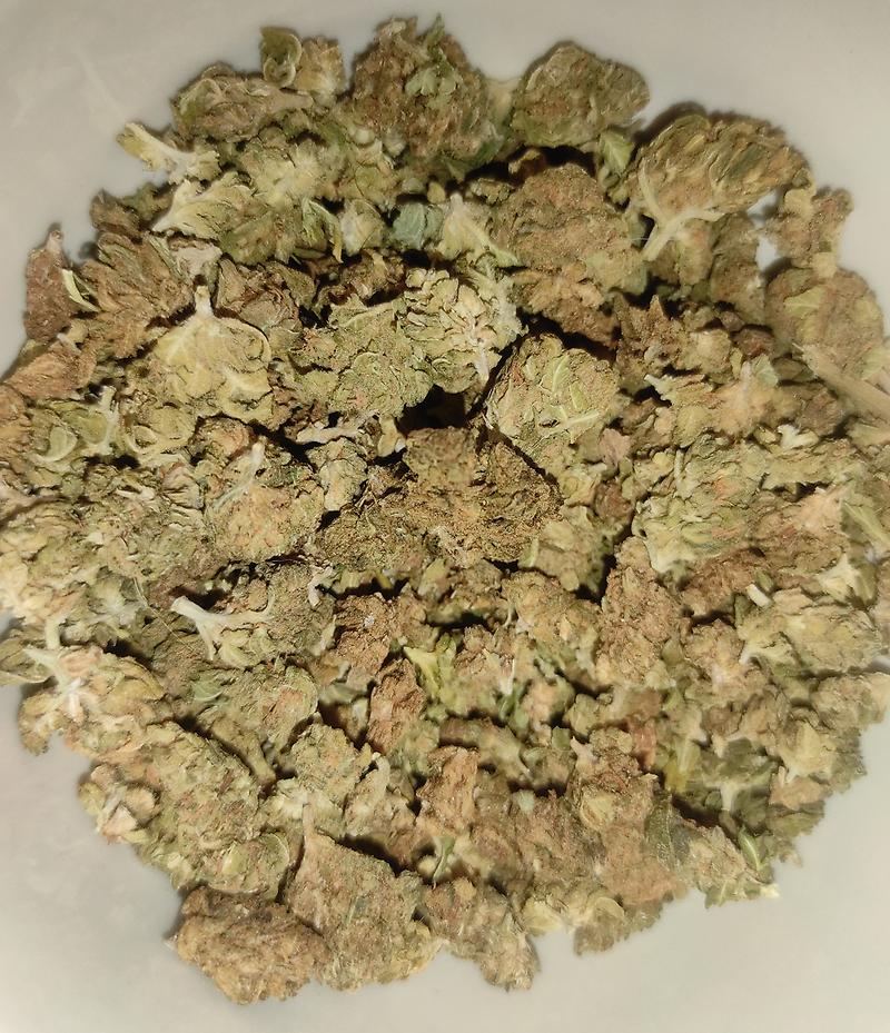 Greenhouse 'Shake' Small Buds Mixed Strains