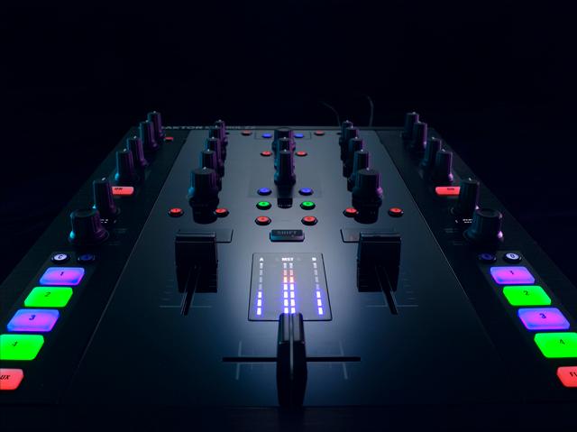 DJ